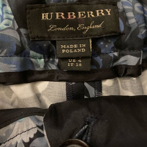 : : BURBERRY Floral Shorts : : - Picture 10 of 14